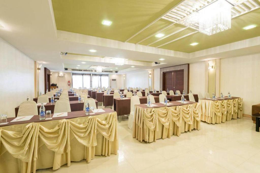 The Legacy Hotel Nonthaburi Extérieur photo
